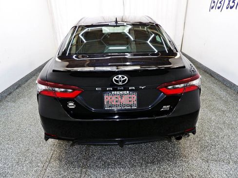 Used 2021 Toyota Camry SE AWD/4WD image 5
