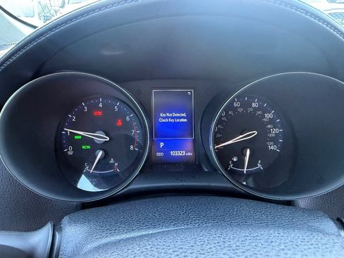 Used 2018 Toyota C-HR XLE FWD image 24