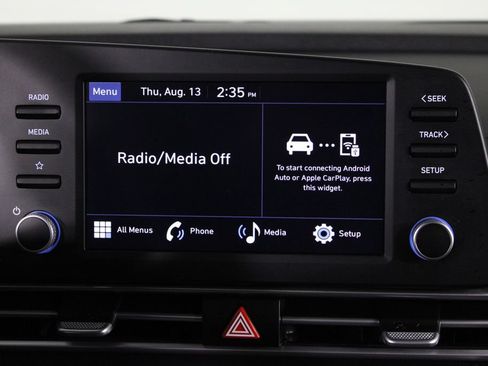Certified 2025 Hyundai Elantra SE FWD image 9