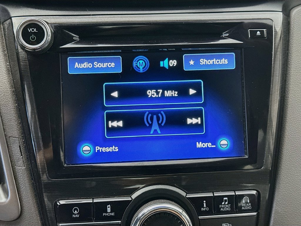 Used 2016 Honda Odyssey Touring Elite image 17