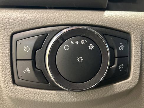 Used 2020 Ford F150 XLT w/ Equipment Group 302A Luxury image 14