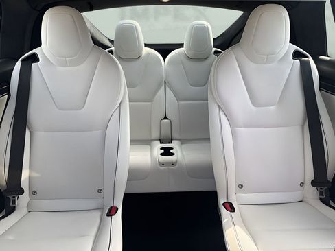 Used 2023 Tesla Model X Plaid image 11