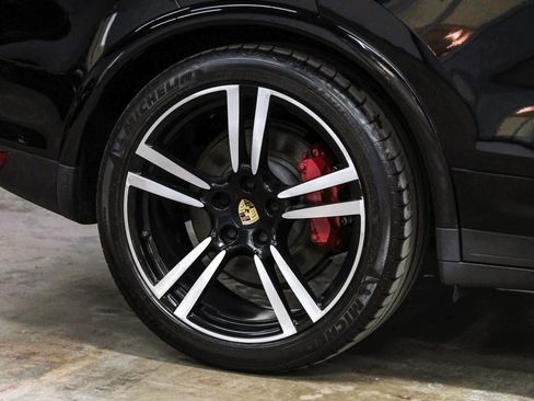 Used 2014 Porsche Cayenne Turbo S AWD/4WD image 58
