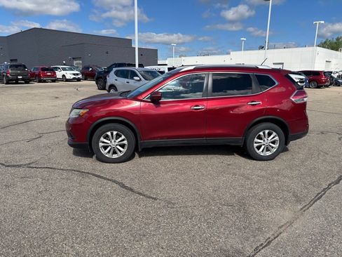 Used 2015 Nissan Rogue SV w/ SV Premium Package AWD/4WD image 4