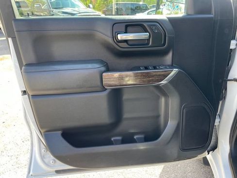 Used 2020 GMC Sierra 1500 Elevation w/ Elevation Value Package AWD/4WD image 9