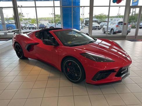 Used 2021 Chevrolet Corvette Stingray Coupe w/ Z51 Performance Package RWD image 1