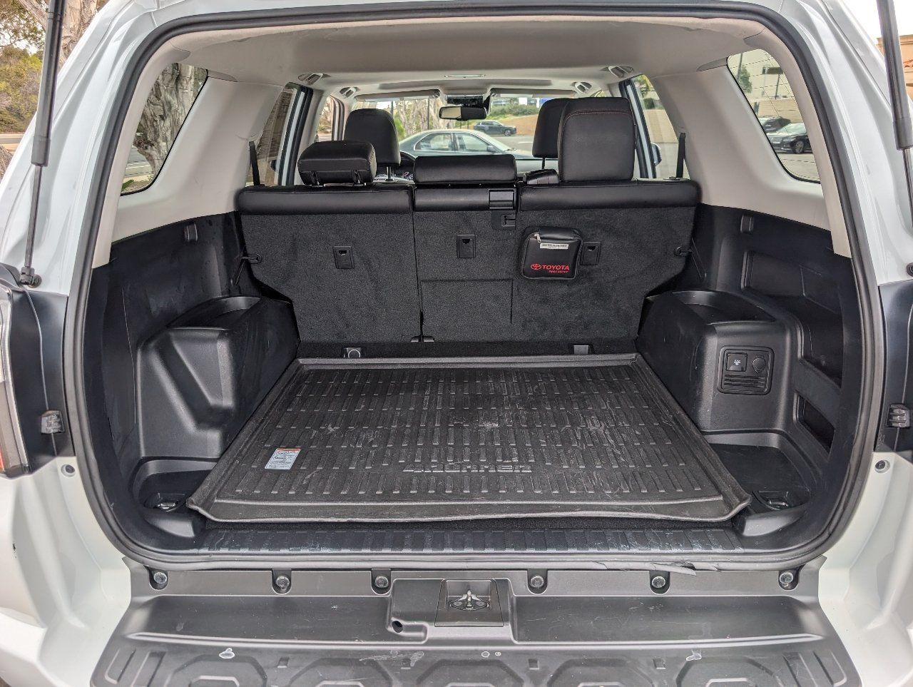 Used 2024 Toyota 4Runner TRD Off-Road Premium w/ Off Road Premium Plus Package AWD/4WD image 9