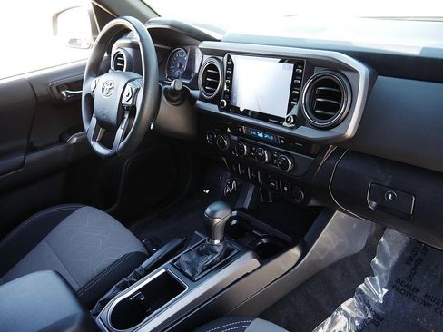 Used 2021 Toyota Tacoma TRD Off-Road w/ TRD Premium Off Road Package AWD/4WD image 57