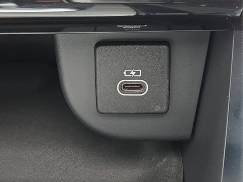 Used 2021 Land Rover Discovery Sport SE R-Dynamic AWD/4WD image 18