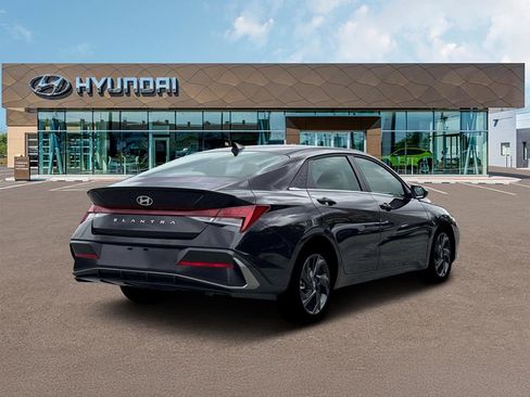 New 2026 Hyundai Elantra SEL Sport image 7