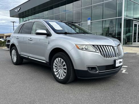 Used 2012 Lincoln MKX FWD w/ Class II Trailer Tow Pkg image 1