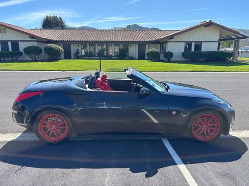Used 2007 Nissan 350Z Touring image 3