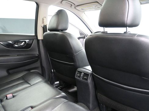 Used 2019 Nissan Rogue SL w/ Premium Package AWD/4WD image 17