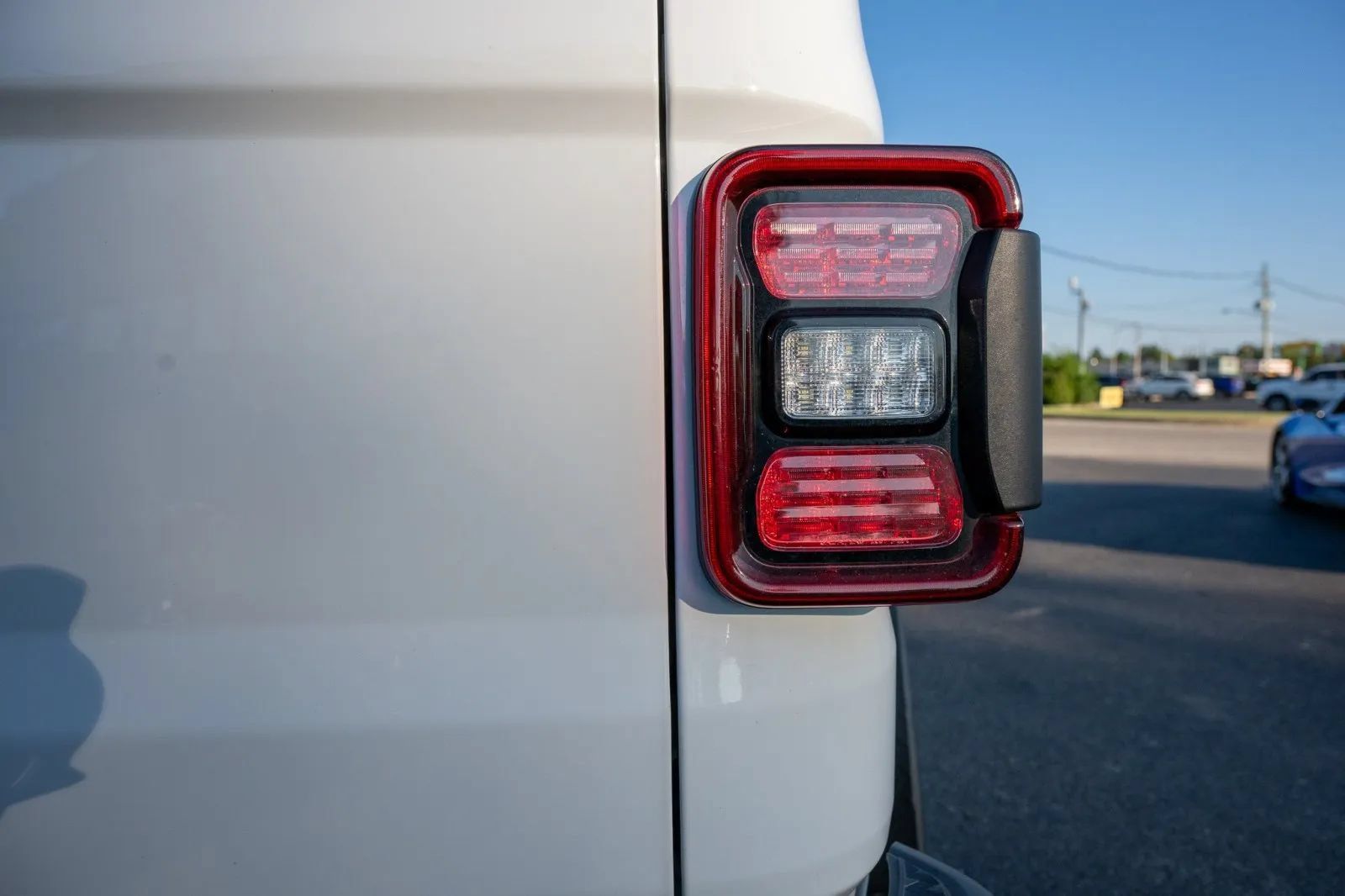 Used 2022 Jeep Gladiator Overland AWD/4WD image 13