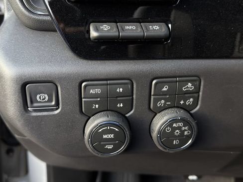 New 2026 Chevrolet Silverado 1500 ZR2 AWD/4WD image 19