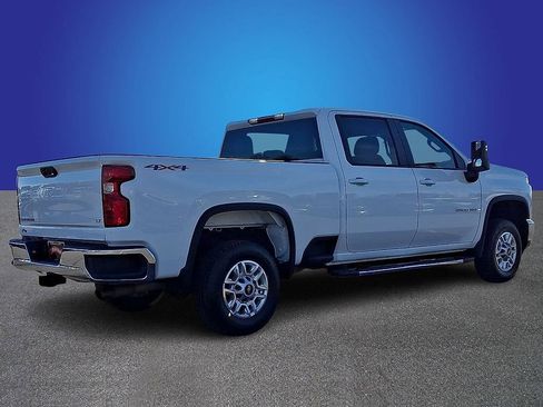 Used 2025 Chevrolet Silverado 2500 LT w/ Convenience Package AWD/4WD image 4
