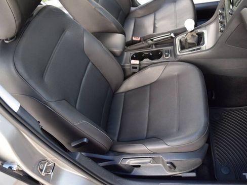 Used 2015 Volkswagen Golf TDI S FWD image 52