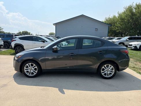 Used 2018 Toyota Yaris iA FWD image 3