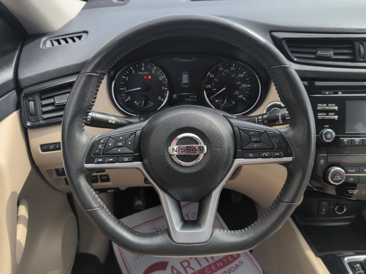Used 2017 Nissan Rogue SV AWD/4WD image 14