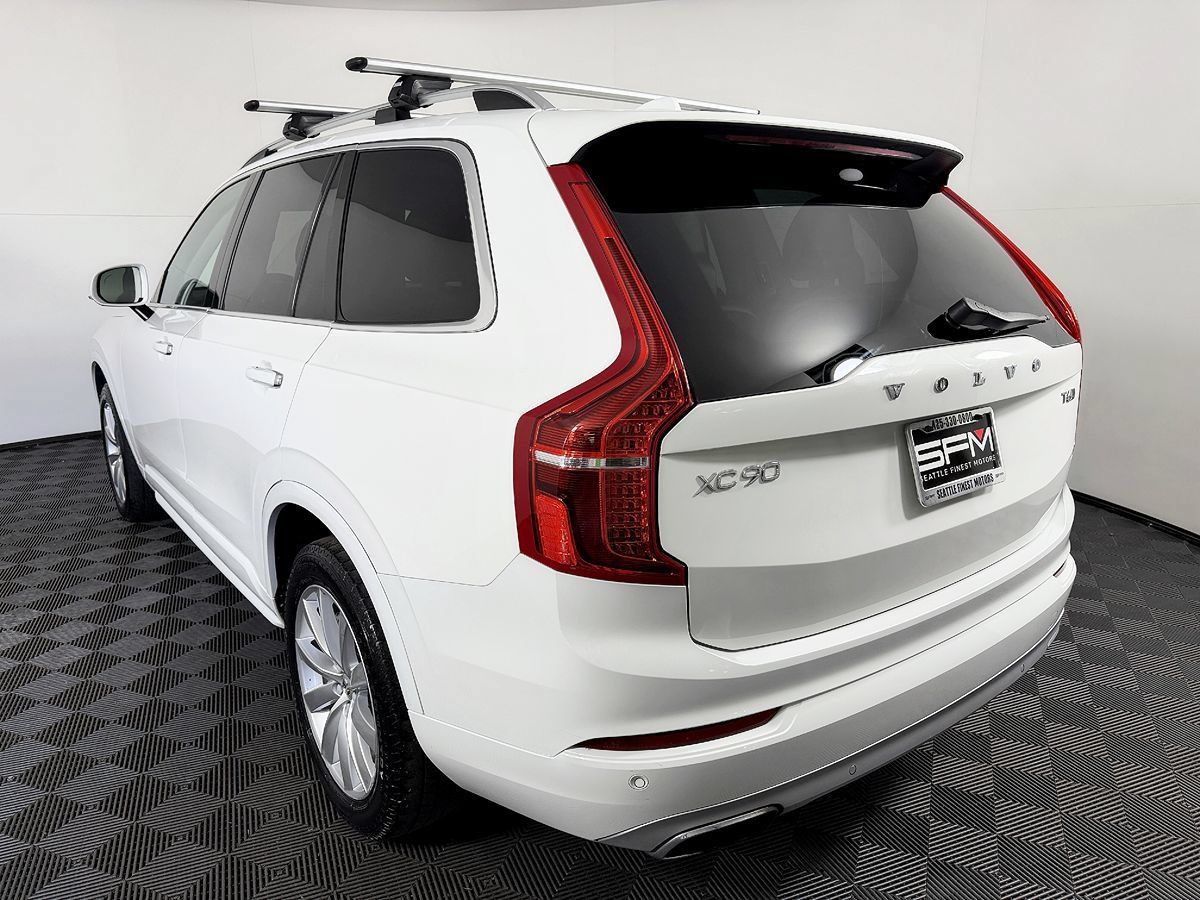 Used 2018 Volvo XC90 T6 Momentum w/ Momentum Plus Package AWD/4WD image 16