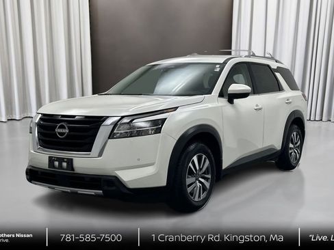 Used 2023 Nissan Pathfinder SL AWD/4WD image 1