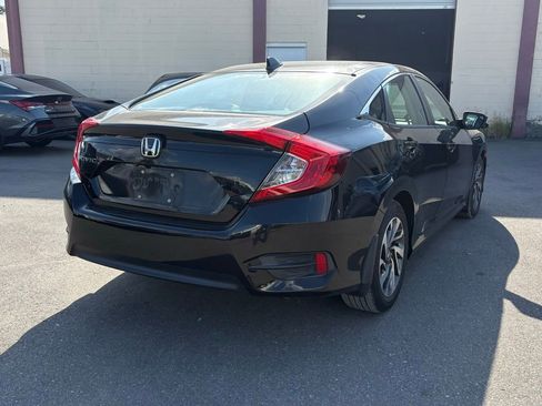 Used 2018 Honda Civic EX image 3