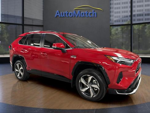 Used 2024 Toyota RAV4 SE image 13