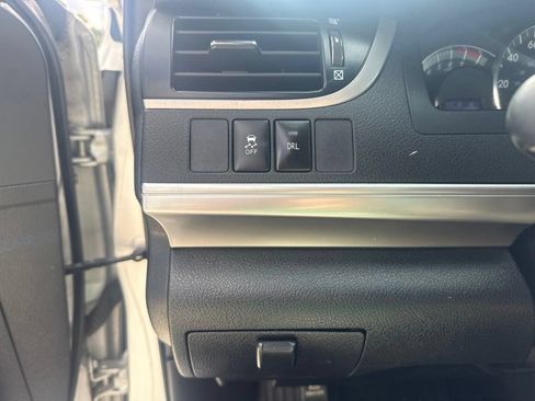 Used 2014 Toyota Camry SE FWD image 18