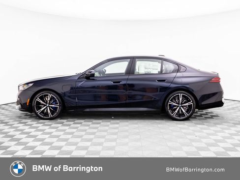 New 2027 BMW 550e xDrive w/ Executive Package AWD/4WD image 2