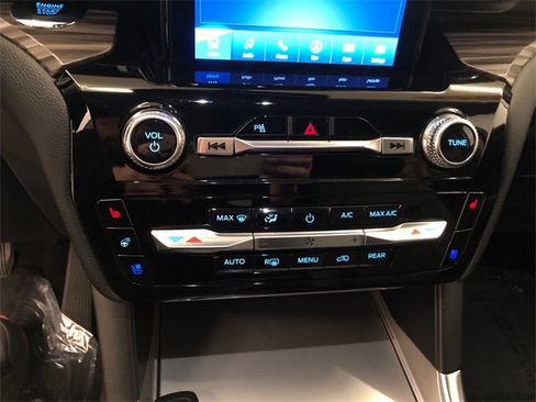 Used 2023 Ford Explorer Limited w/ Limited Technology Package image 24