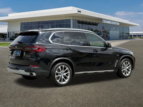 Used 2023 BMW X5 xDrive45e w/ Parking Assistance Package AWD/4WD image 10