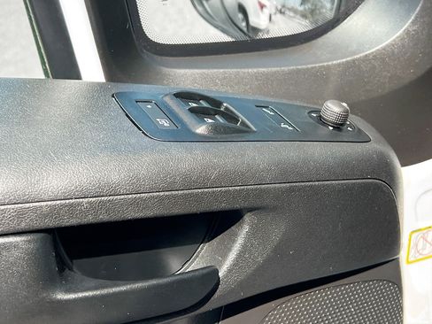 Used 2025 RAM ProMaster 2500 w/ Convenience Group FWD image 16