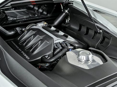 Used 2020 Ford GT Carbon Series RWD image 29