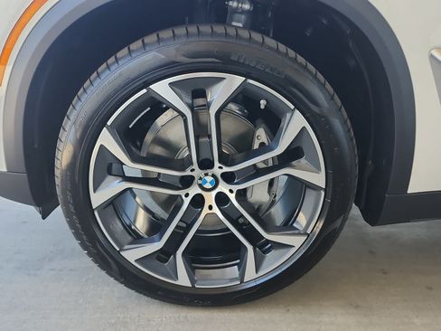 New 2026 BMW X5 sDrive40i w/ Premium Package RWD image 7