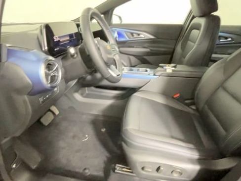Used 2024 Chevrolet Equinox EV LT FWD image 22