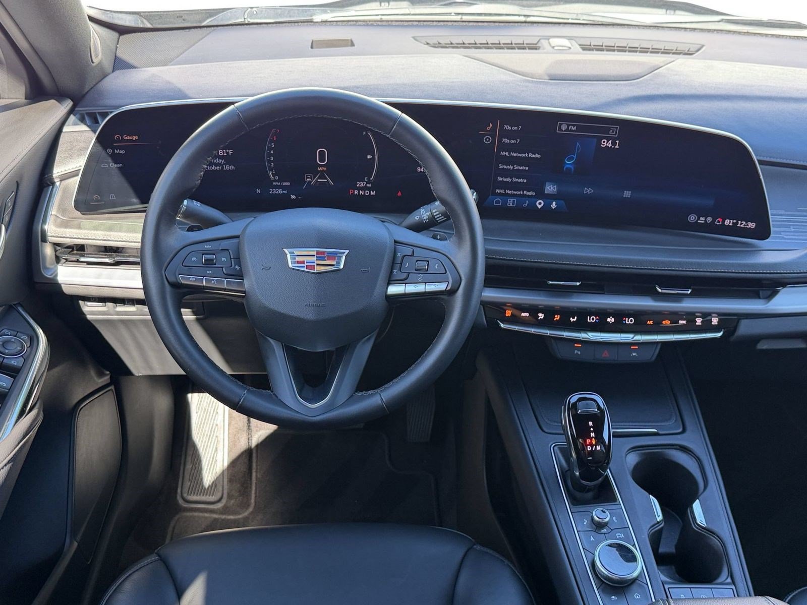 Used 2025 Cadillac XT4 Premium Luxury FWD image 28