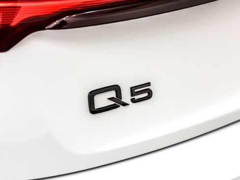 Used 2025 Audi Q5 e Premium Plus image 10