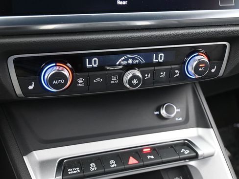 Used 2025 Audi Q3 2.0T Premium image 27