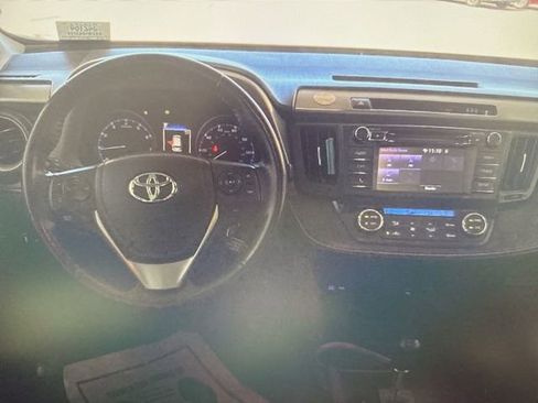 Used 2018 Toyota RAV4 XLE FWD image 6