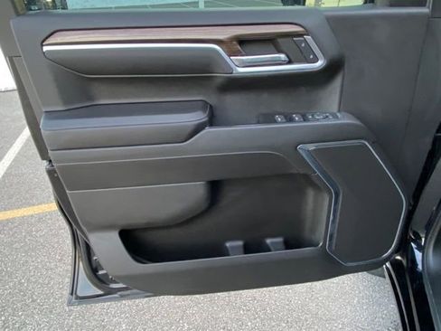 Used 2023 Chevrolet Silverado 1500 LT image 9