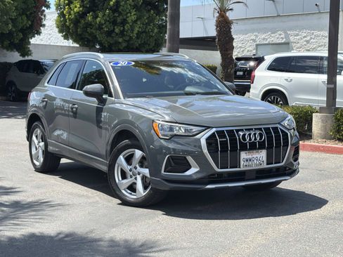 Used 2020 Audi Q3 2.0T Premium w/ Convenience Package AWD/4WD image 1