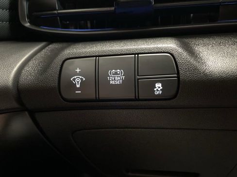 Used 2025 Hyundai Elantra SEL FWD image 20