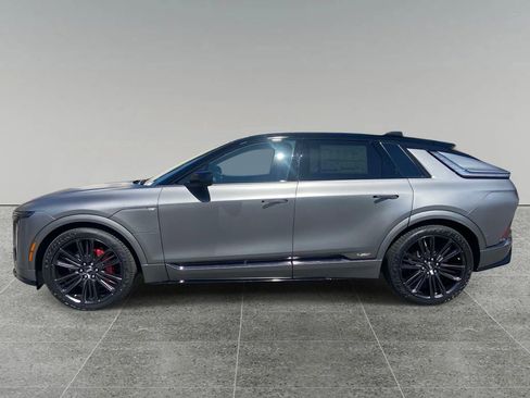 New 2026 Cadillac Lyriq V AWD/4WD image 2