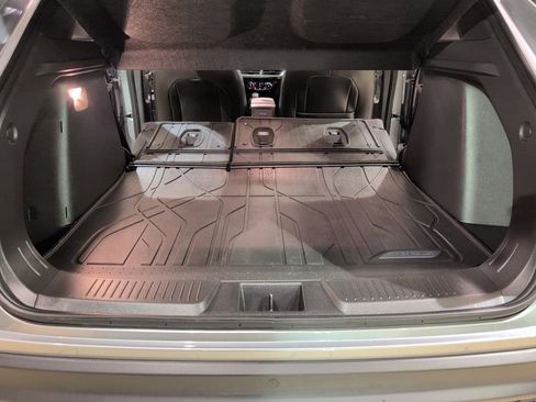 Used 2025 Chevrolet Trax RS w/ Driver Confidence Package image 36