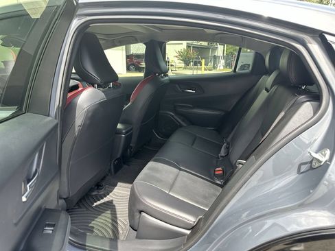 Used 2025 Toyota Prius Plug-In Hybrid FWD image 25