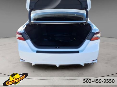 Used 2022 Toyota Camry SE image 8