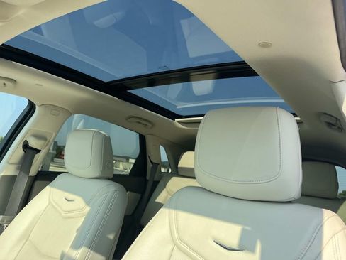 Used 2018 Cadillac XT5 Luxury w/ Driver Awareness Package FWD image 36