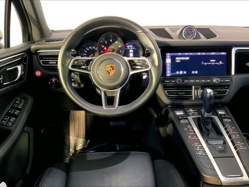 Used 2021 Porsche Macan image 13