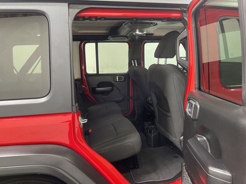 Used 2019 Jeep Wrangler Unlimited Sport S image 21