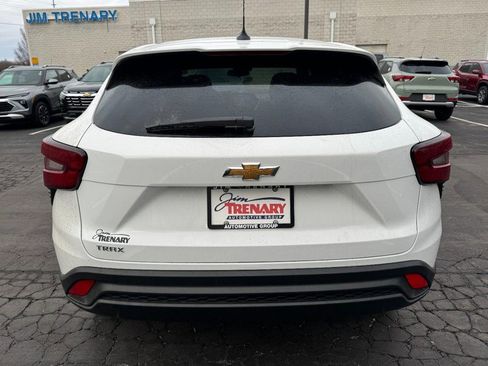 New 2026 Chevrolet Trax LS image 28